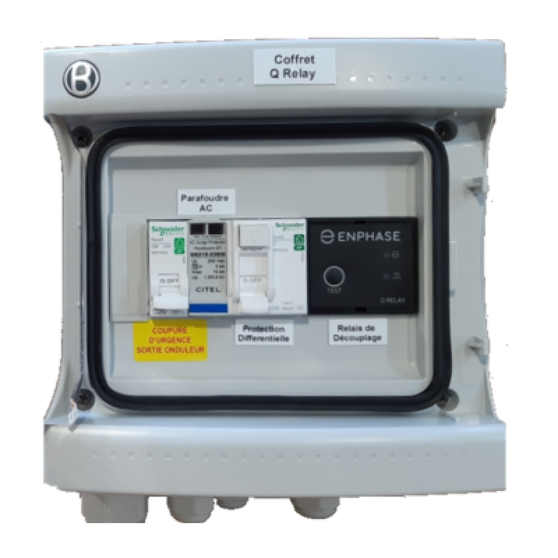 Coffret de protection AC jusqu'à 4,5 kW monophasé avec disjoncteur différentiel 30 mA et parafoudre. 20A / 230V avec QRelay Intégré